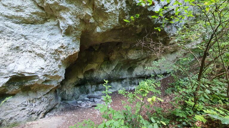 Mala pećina