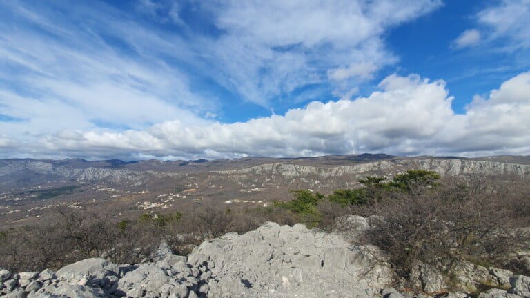 Vrh Drenin 380 m