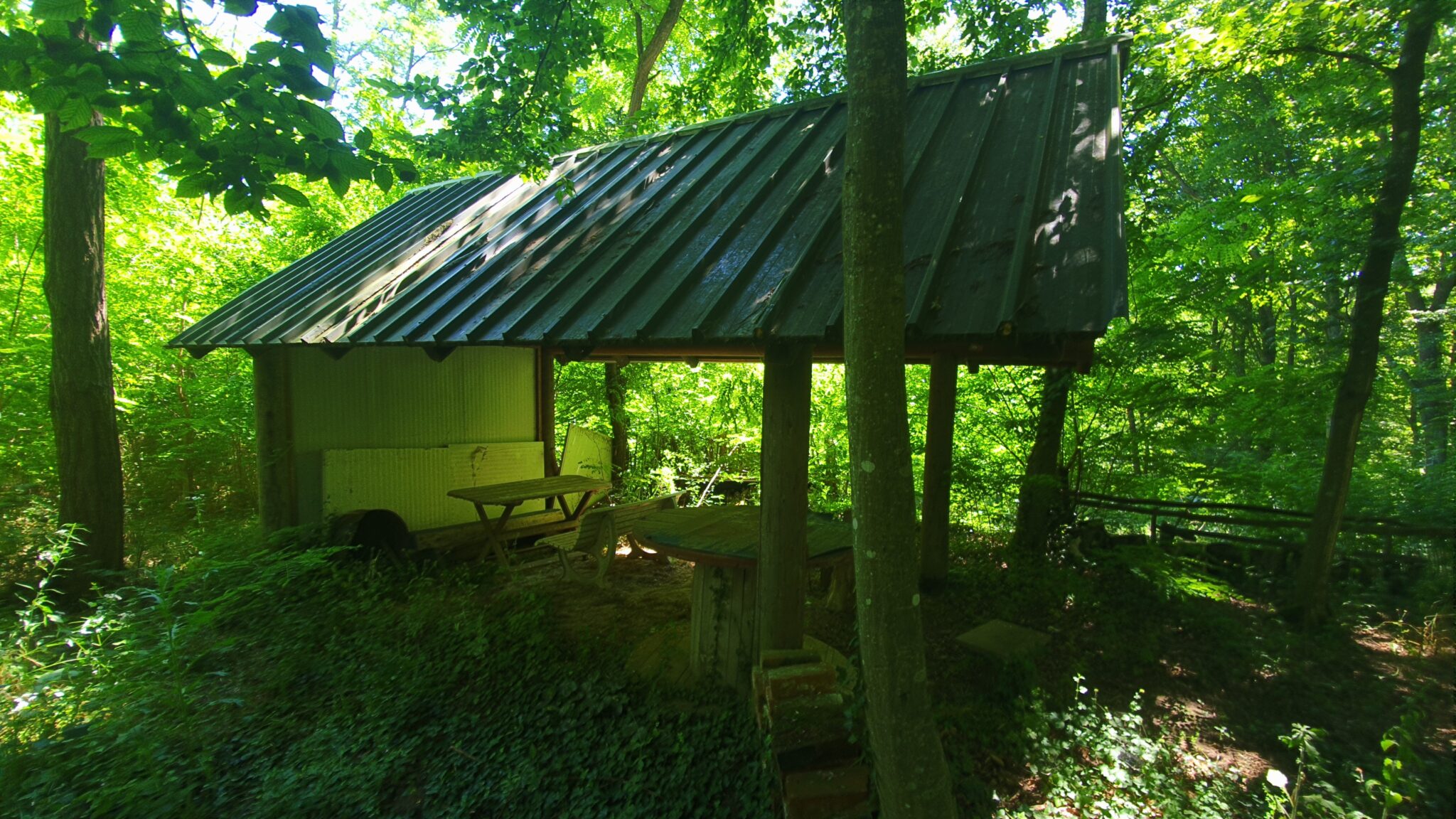 Planinarsko sklonište šuma Pleća